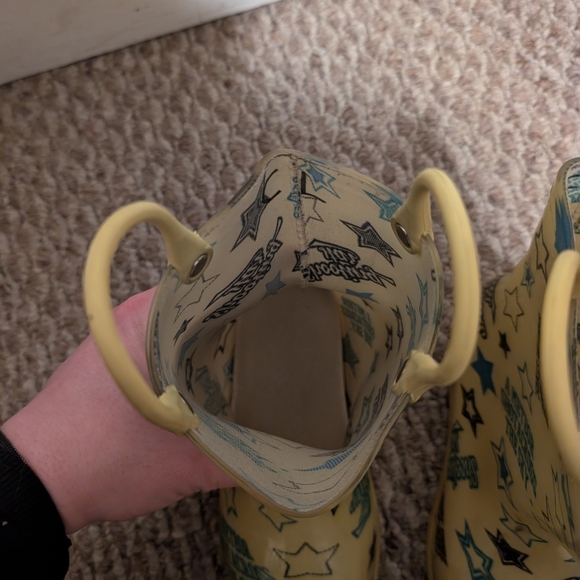 Kids Yellow Star Print Rain Boots - Picture 4 of 6